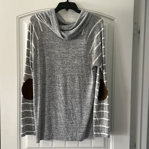 MARKET & SPRUCE GRAY TOP SZ XL